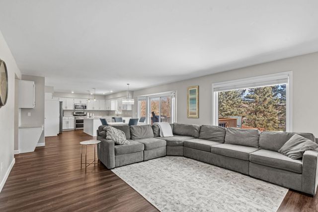 10830 46th Place N, Plymouth, MN 55442