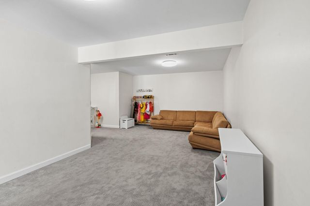 10830 46th Place N, Plymouth, MN 55442