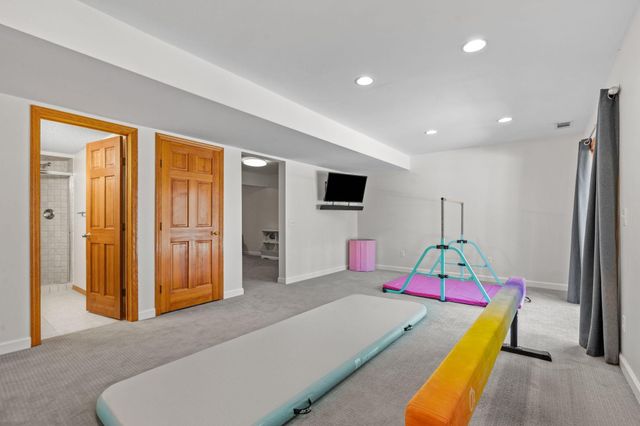 10830 46th Place N, Plymouth, MN 55442