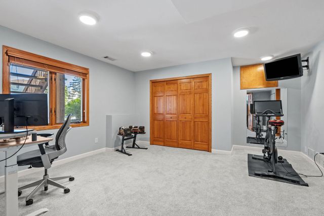 10830 46th Place N, Plymouth, MN 55442