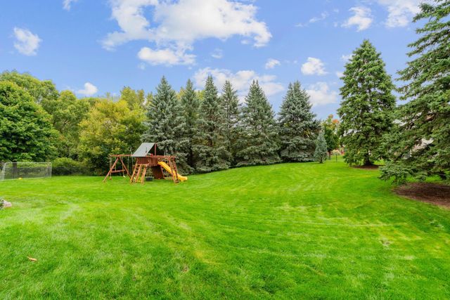 10830 46th Place N, Plymouth, MN 55442