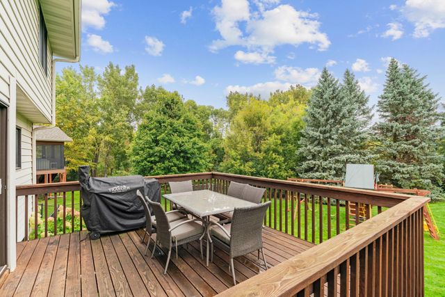 10830 46th Place N, Plymouth, MN 55442