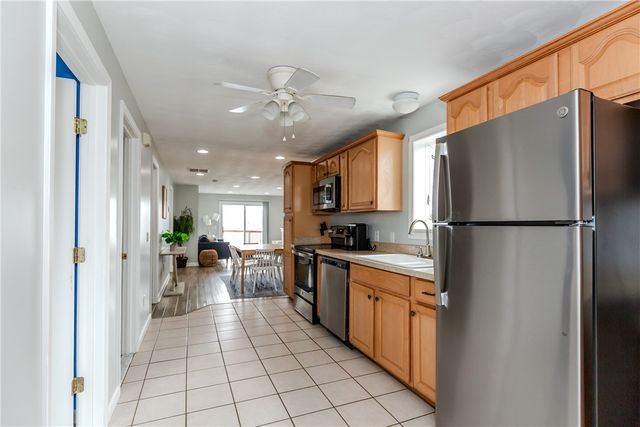 422 Lake Shore Drive, Warwick, RI 02889