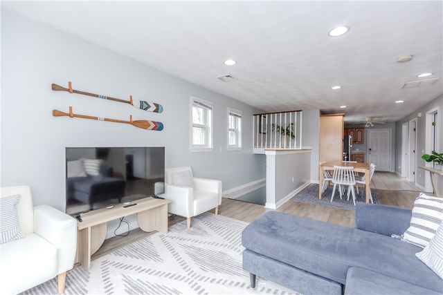 422 Lake Shore Drive, Warwick, RI 02889