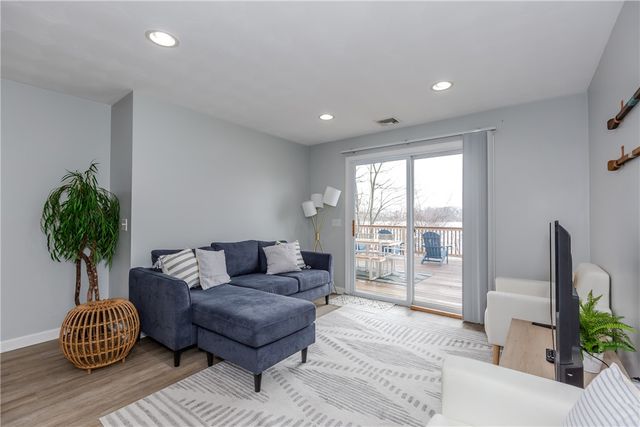 422 Lake Shore Drive, Warwick, RI 02889