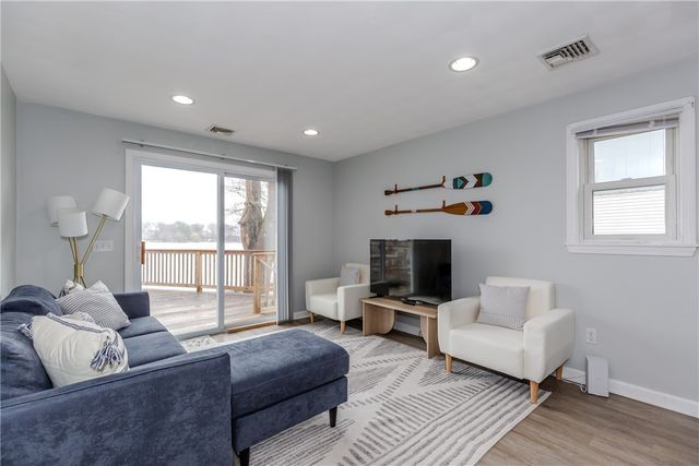 422 Lake Shore Drive, Warwick, RI 02889