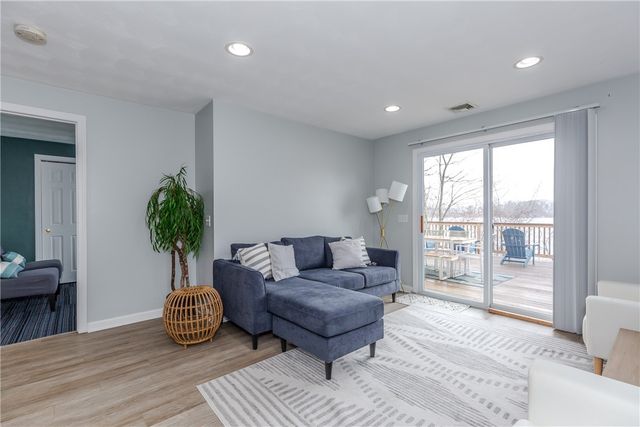 422 Lake Shore Drive, Warwick, RI 02889