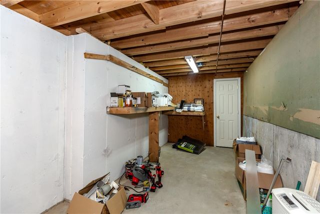 422 Lake Shore Drive, Warwick, RI 02889