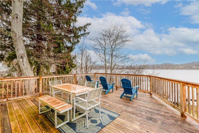 422 Lake Shore Drive, Warwick, RI 02889