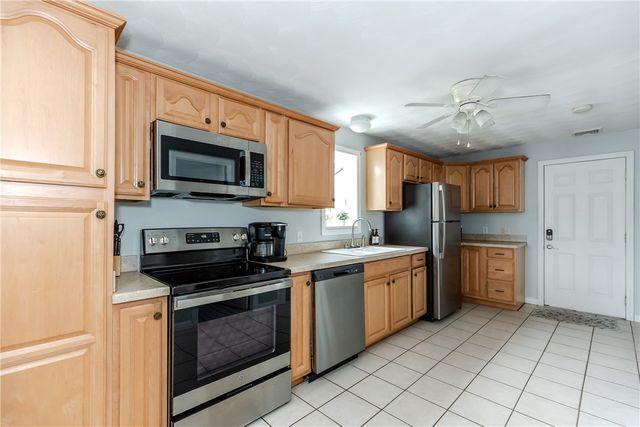 422 Lake Shore Drive, Warwick, RI 02889