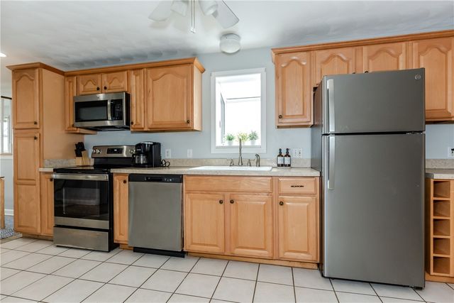 422 Lake Shore Drive, Warwick, RI 02889