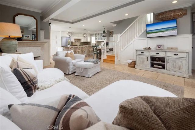 331 Walnut Street, Newport Beach, CA 92663