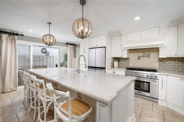 331 Walnut Street, Newport Beach, CA 92663