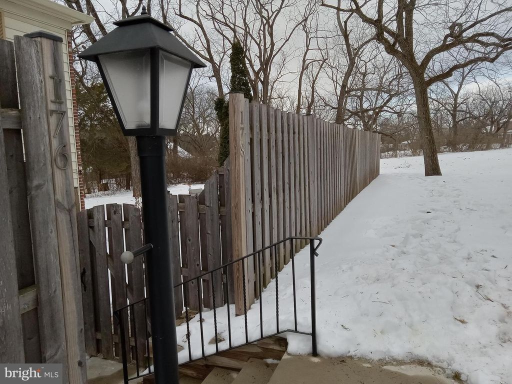 Image 2 of property listing at 178 WELLINGTON TER #13-A, Lansdale, PA 19446