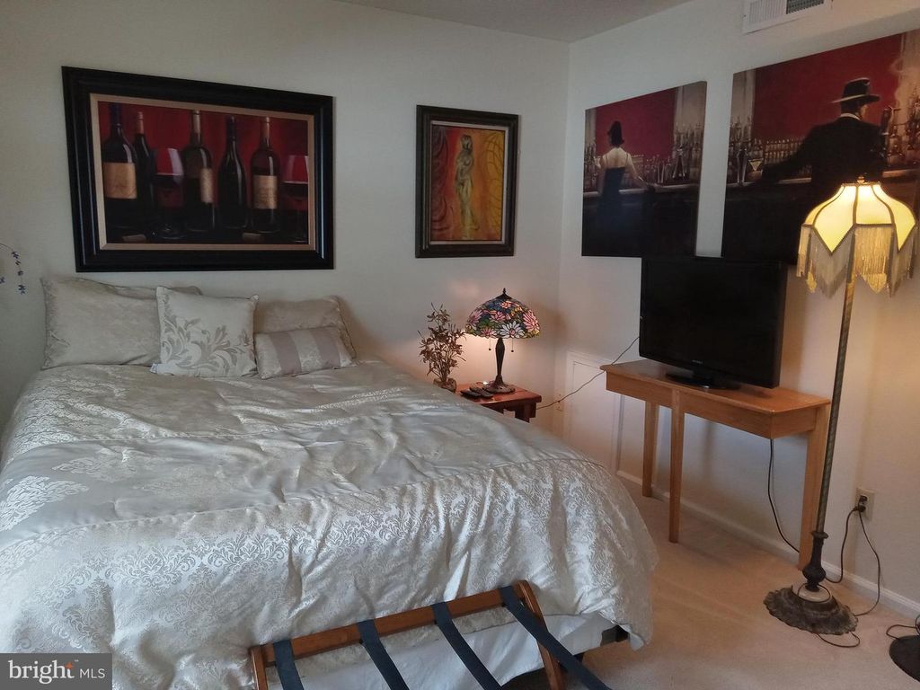 Image 20 of property listing at 178 WELLINGTON TER #13-A, Lansdale, PA 19446