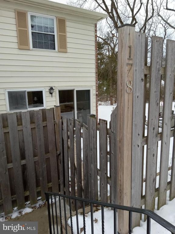 Image 3 of property listing at 178 WELLINGTON TER #13-A, Lansdale, PA 19446