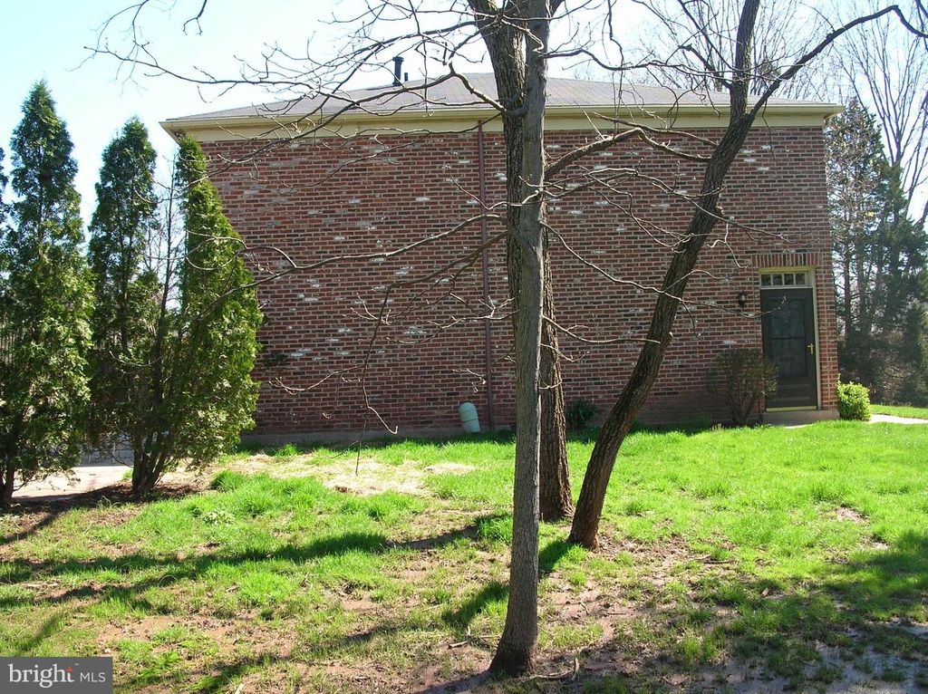 Image 30 of property listing at 178 WELLINGTON TER #13-A, Lansdale, PA 19446