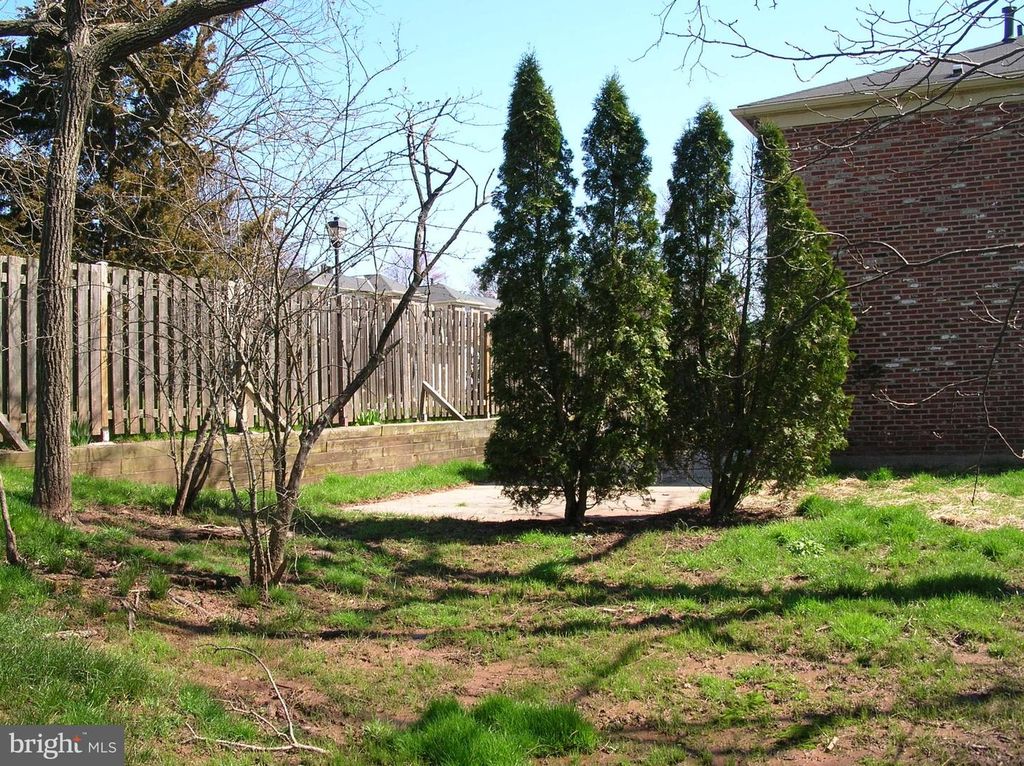 Image 31 of property listing at 178 WELLINGTON TER #13-A, Lansdale, PA 19446