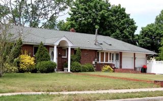 55 Brixton Road S, West Hempstead, NY 11552