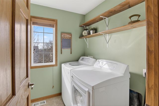 1235 Bellflower Drive, Carlisle, IA 50047