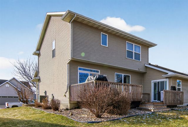 1235 Bellflower Drive, Carlisle, IA 50047