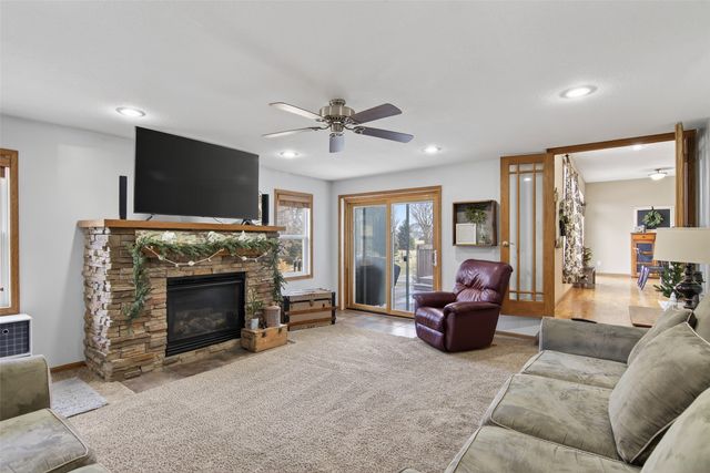 1235 Bellflower Drive, Carlisle, IA 50047