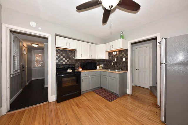 2327 S 72nd STREET, West Allis, WI 53219