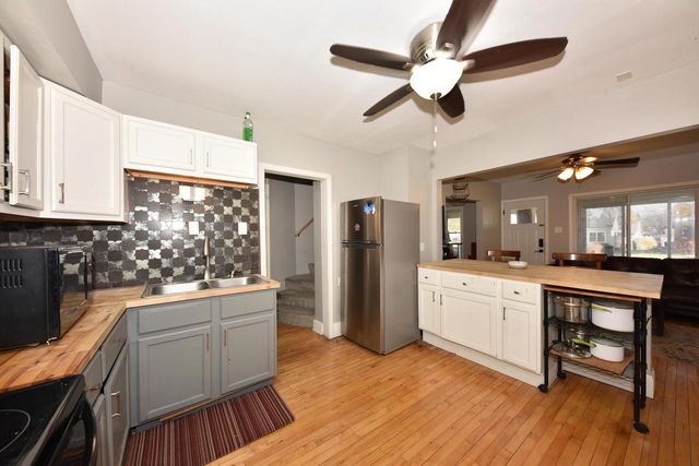 2327 S 72nd STREET, West Allis, WI 53219