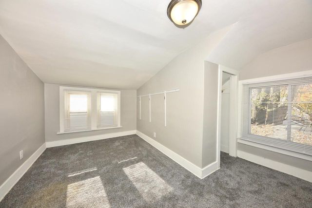 2327 S 72nd STREET, West Allis, WI 53219