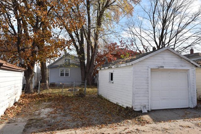 2327 S 72nd STREET, West Allis, WI 53219