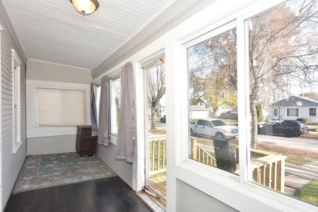 2327 S 72nd STREET, West Allis, WI 53219