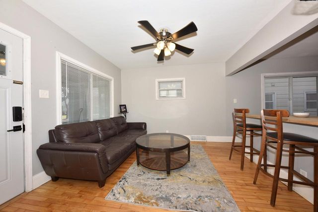 2327 S 72nd STREET, West Allis, WI 53219