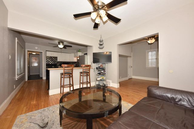 2327 S 72nd STREET, West Allis, WI 53219