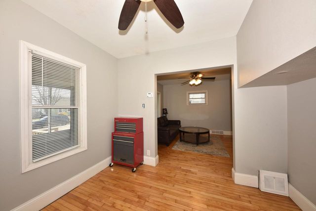 2327 S 72nd STREET, West Allis, WI 53219