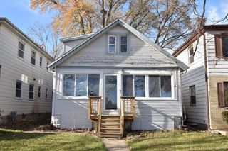2327 S 72nd STREET, West Allis, WI 53219