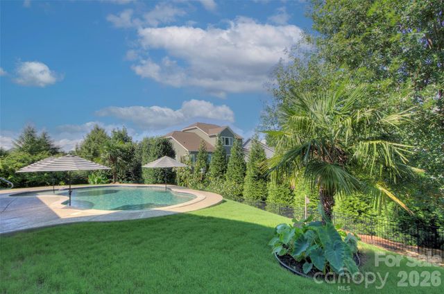 12909 Sandpiper Grove Court, Charlotte, NC 28278