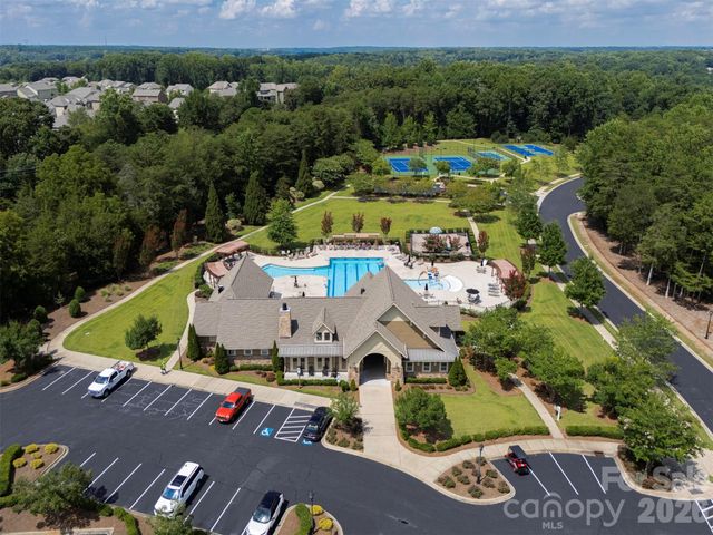 12909 Sandpiper Grove Court, Charlotte, NC 28278