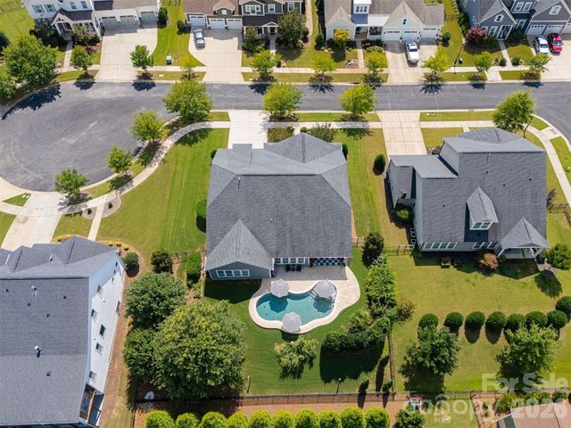 12909 Sandpiper Grove Court, Charlotte, NC 28278