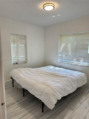 1085 NW 48th St, Miami, FL 33127