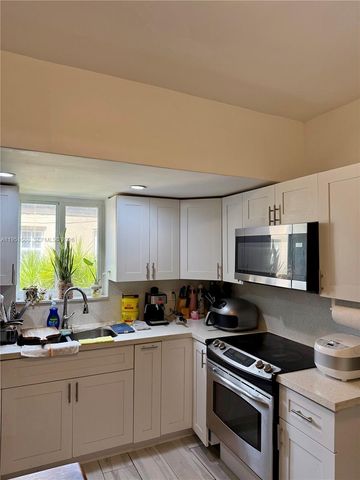 1085 NW 48th St, Miami, FL 33127