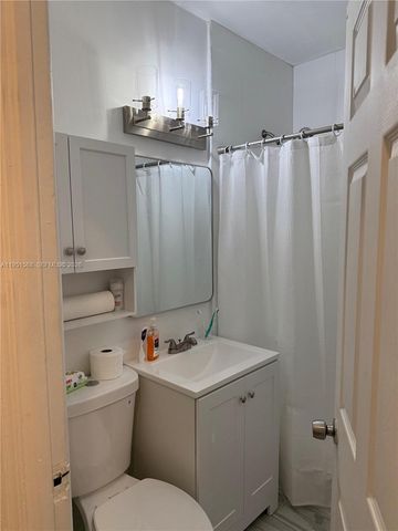 1085 NW 48th St, Miami, FL 33127