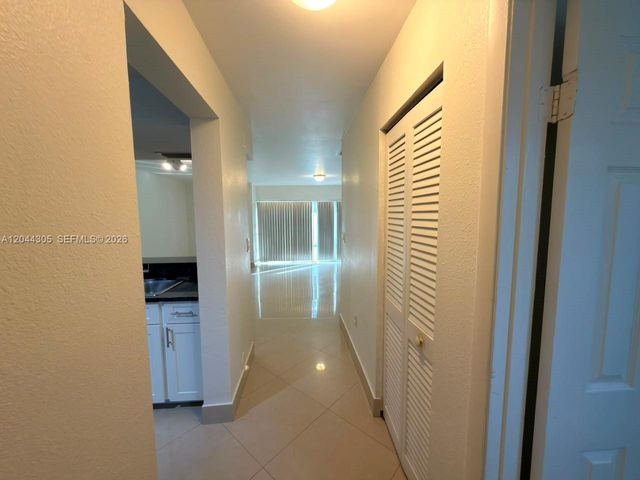 862 Crystal Lake Dr, Deerfield Beach, FL 33064