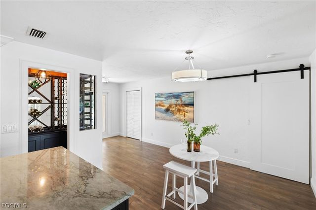 500 Dona DR, Nokomis, FL 34275