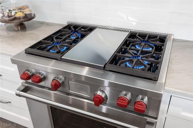 500 Dona DR, Nokomis, FL 34275