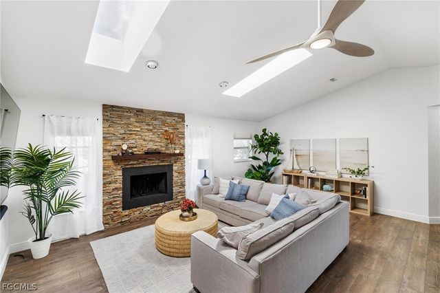 500 Dona DR, Nokomis, FL 34275