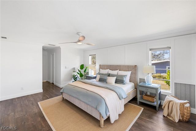 500 Dona DR, Nokomis, FL 34275