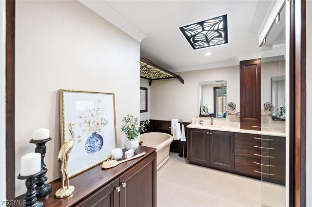 500 Dona DR, Nokomis, FL 34275