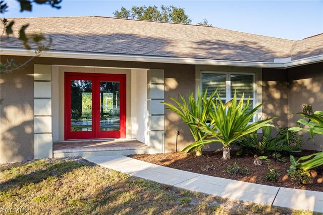 500 Dona DR, Nokomis, FL 34275