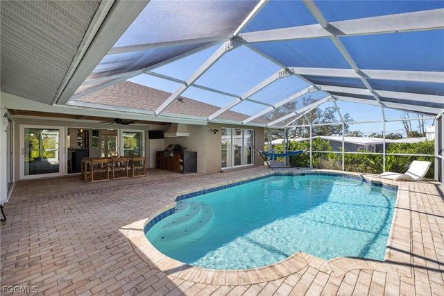 500 Dona DR, Nokomis, FL 34275