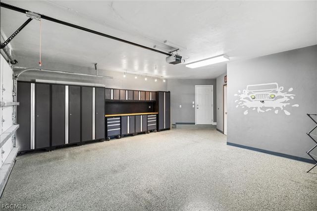 500 Dona DR, Nokomis, FL 34275